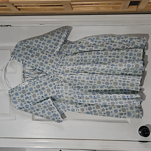 HERSY MEDALLION PRINT BABYDOLL DRESS M NWOT - Picture 4 of 13